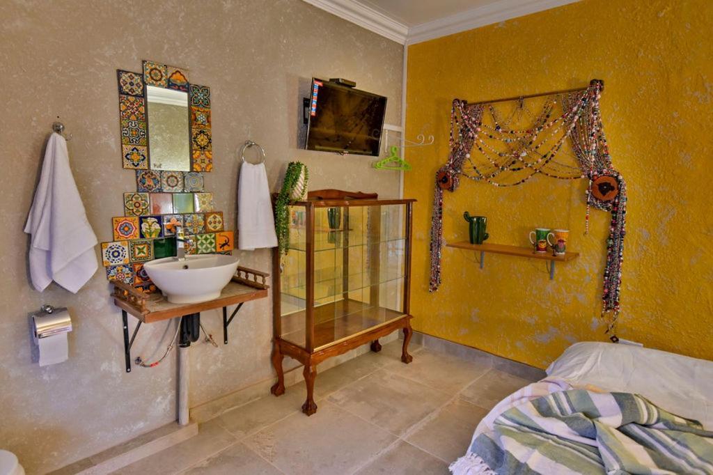 Iszis Guest House Bloemfontein Exterior foto