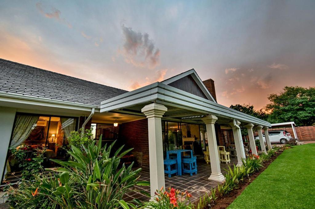 Iszis Guest House Bloemfontein Exterior foto